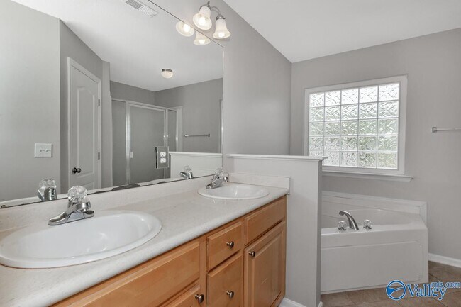 Building Photo - 2633 Slate Dr SW