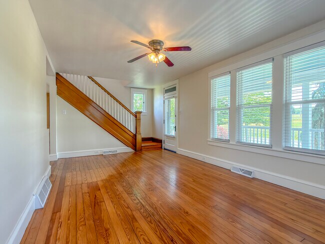 Foto del edificio - 247 S Reamstown Rd
