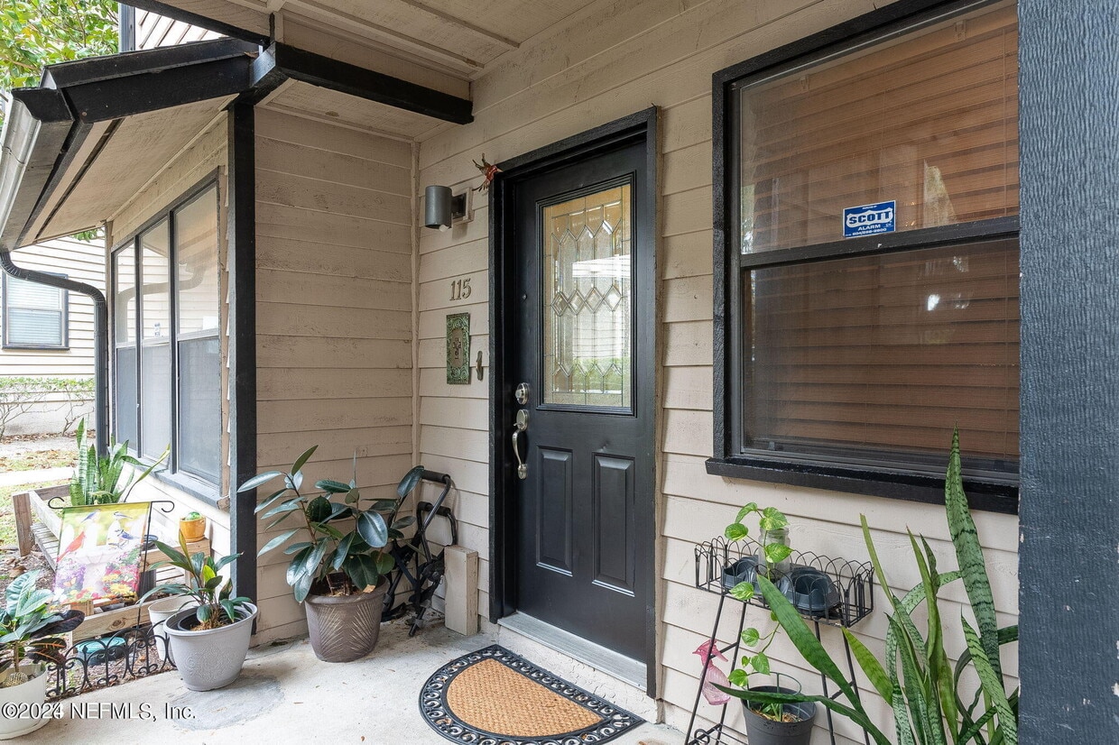 Primary Photo - 1604 Arcadia Dr