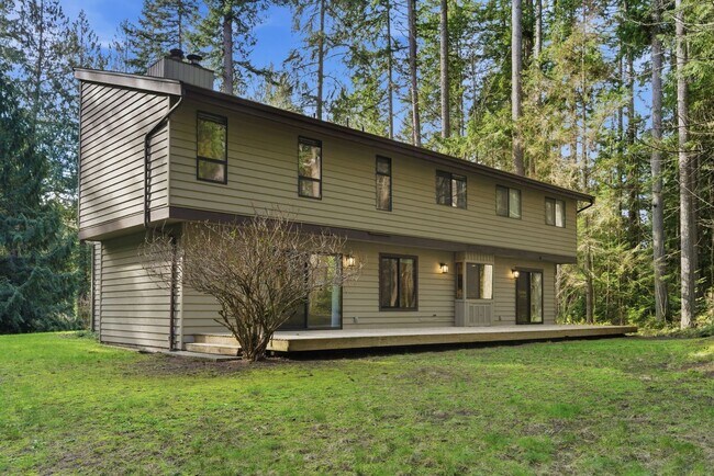 Foto del edificio - Spacious Bainbridge Island Home
