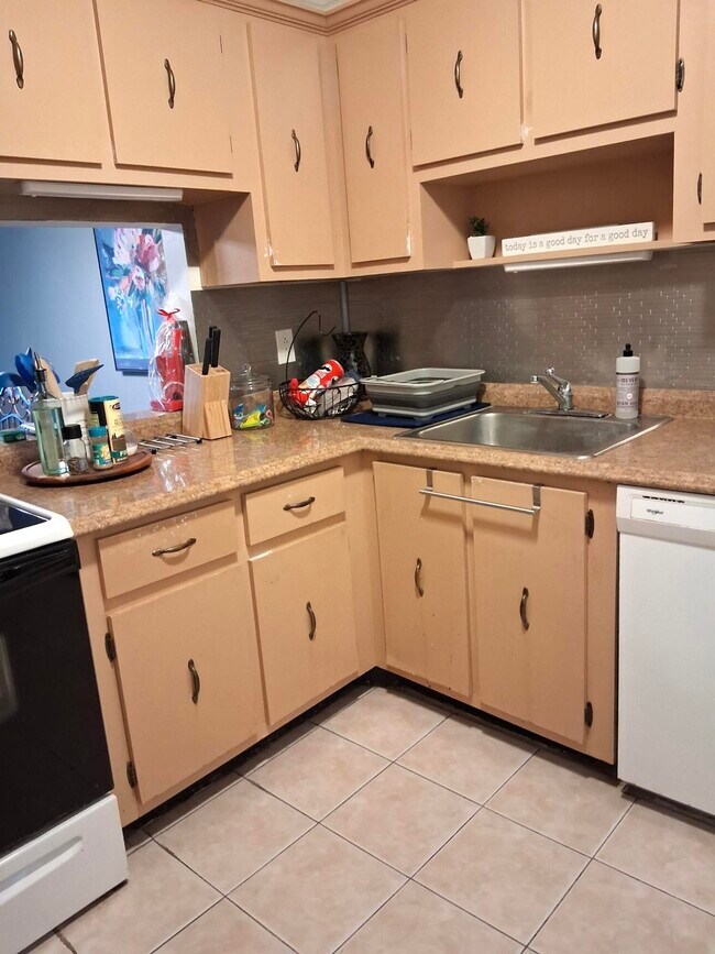Foto del edificio - 2980 Riverside Dr