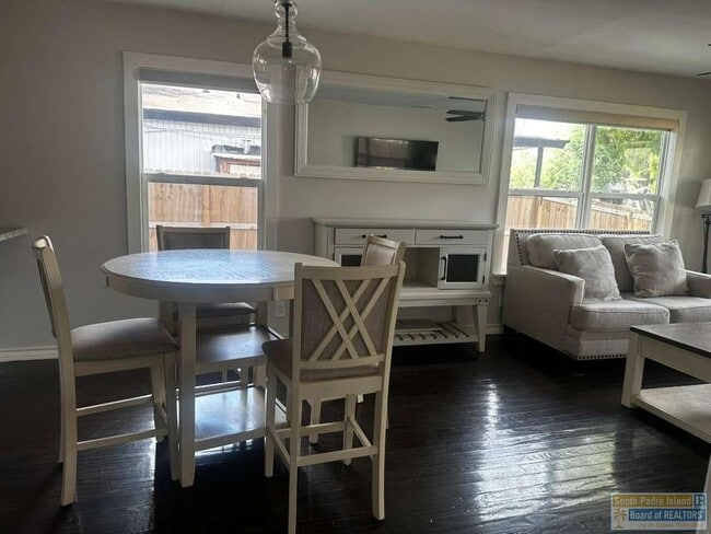 Building Photo - 65 Calle Real