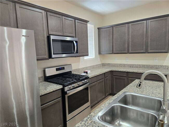 Building Photo - 2715 Hammetts Landing Walk