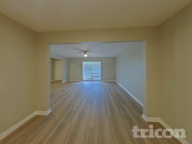 Foto del edificio - 3501 Calgary Ln