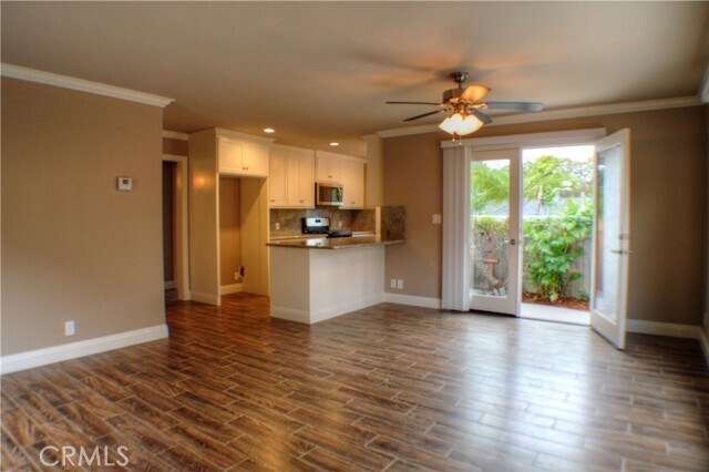 Building Photo - 244 Avenida Santa Barbara