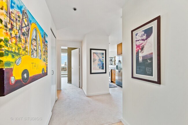 Building Photo - 57 E Delaware Pl