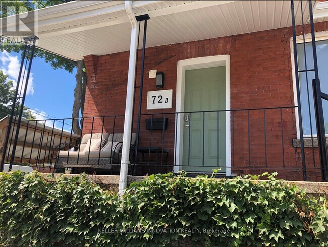 Photo du bâtiment - 72 Waterloo Ave