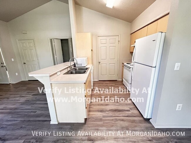 Building Photo - 217 N Avenger Ln