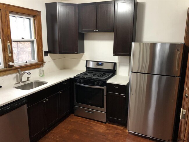 Building Photo - 331 McCarty Ave