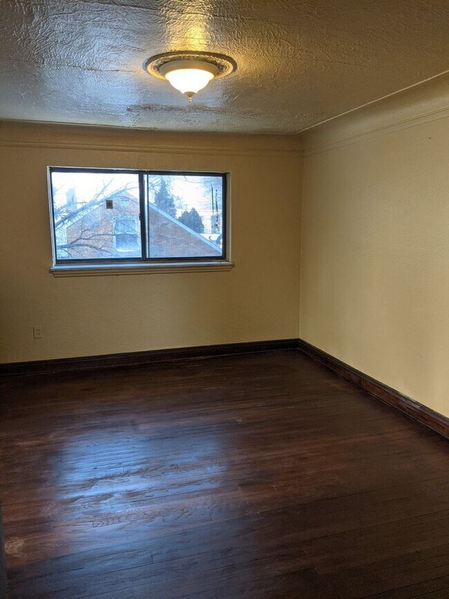 Foto del edificio - 8911 Esper (Upper &amp; Lower Unit)