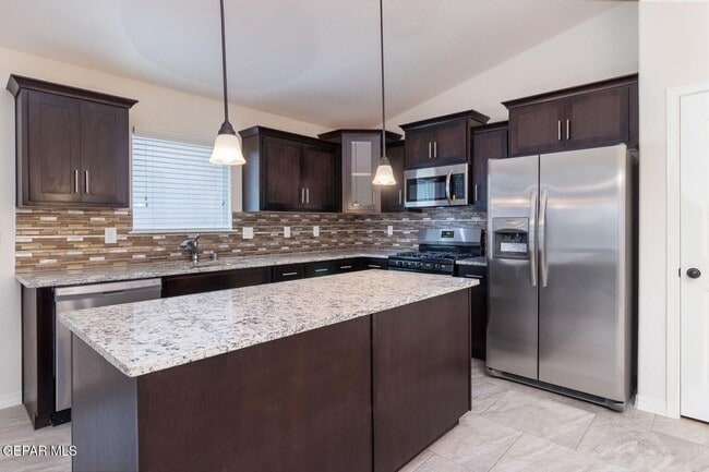 Foto del edificio - 13486 Doncaster St