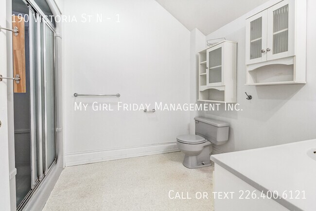 Photo du bâtiment - 190 Victoria St N