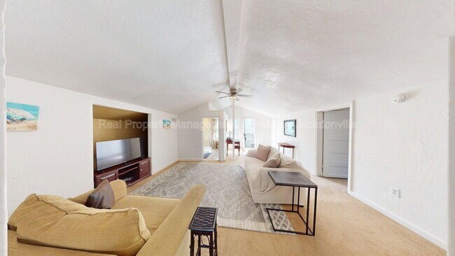 Foto del edificio - 229 W 10th St