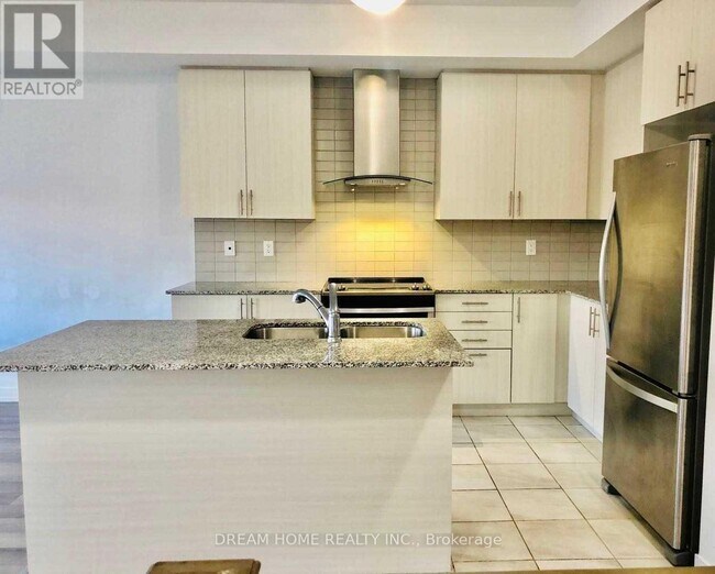 Building Photo - 7 Heswall Ln