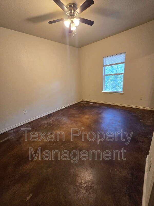 Building Photo - 3705 Mandy Dr