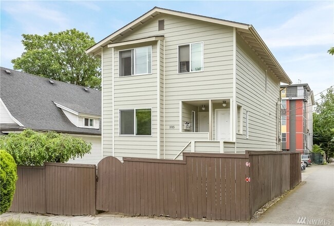 Building Photo - 1015 E Jefferson St