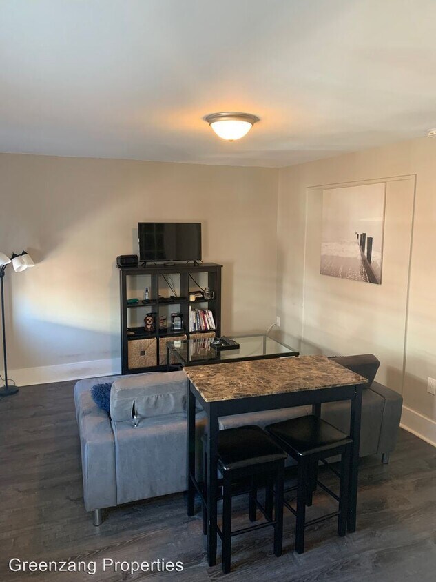 Foto principal - 5427 Wayne Ave