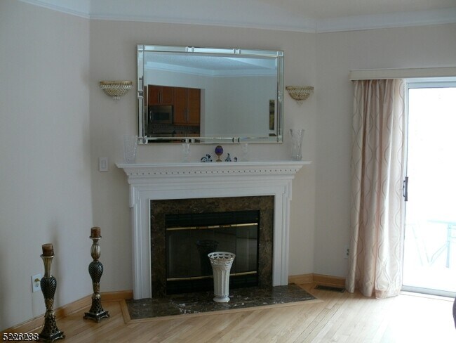 Building Photo - 1302 Park Pl