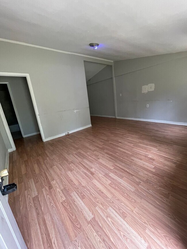 Building Photo - Remodeled Union Park 2 Bedroom House