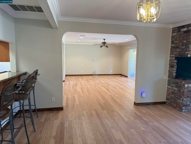 Foto del edificio - 1271 Summit Rd