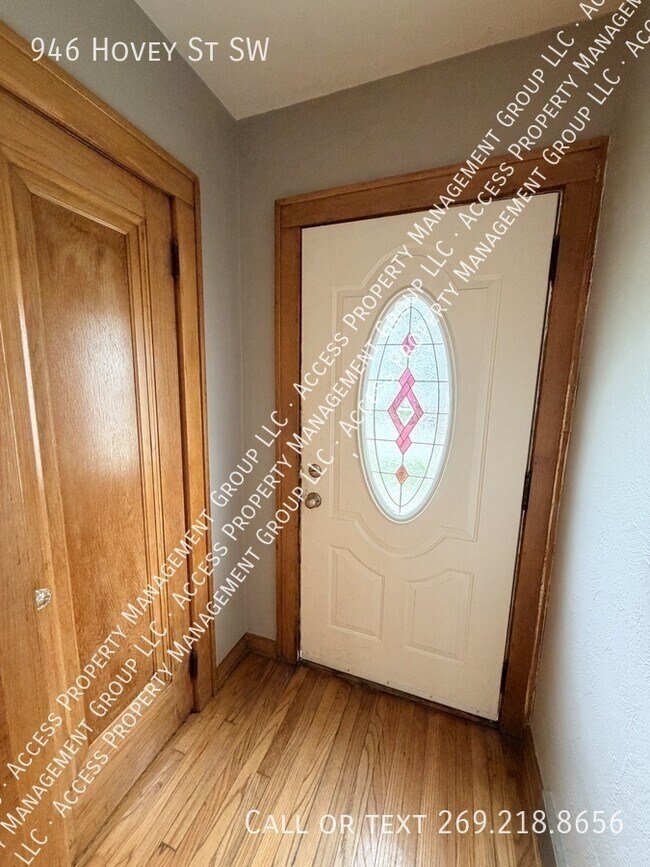 Foto del edificio - 946 Hovey St SW