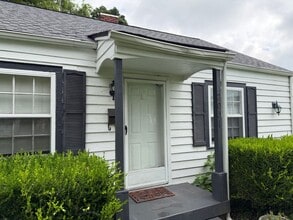 Building Photo - 2031 Benjamin St