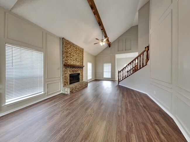 Building Photo - Charming 4bd/2bth Home!