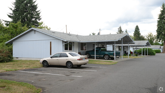 Parking - Cedar Park Apartments