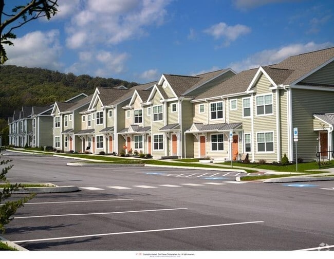 Building Photo - Highland Park