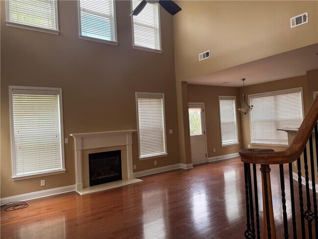 Foto del edificio - 5620 Falls Landing Dr