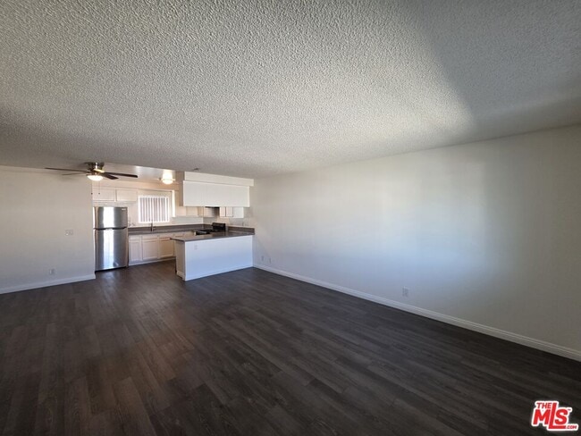 Foto del edificio - 11716 Oxford Ave