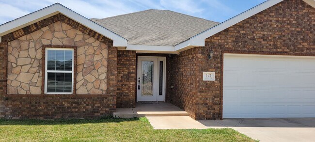 Building Photo - ALMOND TREE RANCH SPECTACULAR NEWER HOME