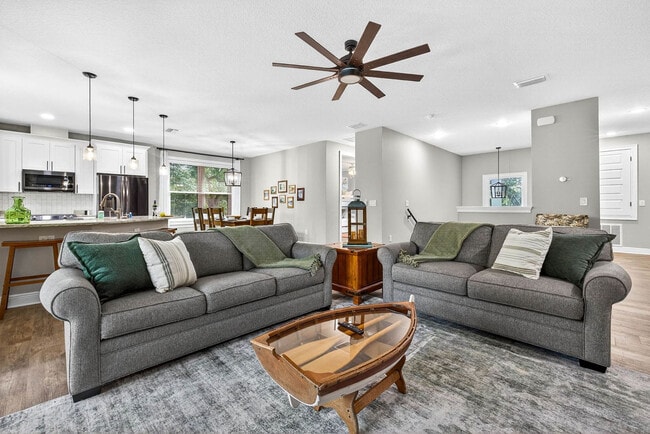 Building Photo - 1826 Beachway Ln