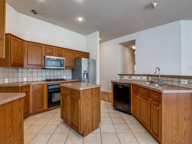 Building Photo - 6551 Fairlawn Dr