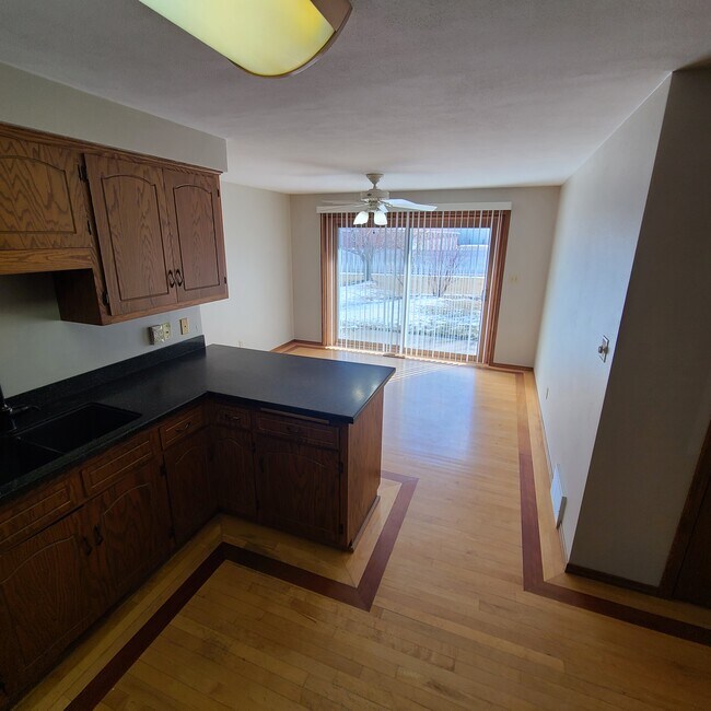 Pisos de madera - 761 Trailsway Ln