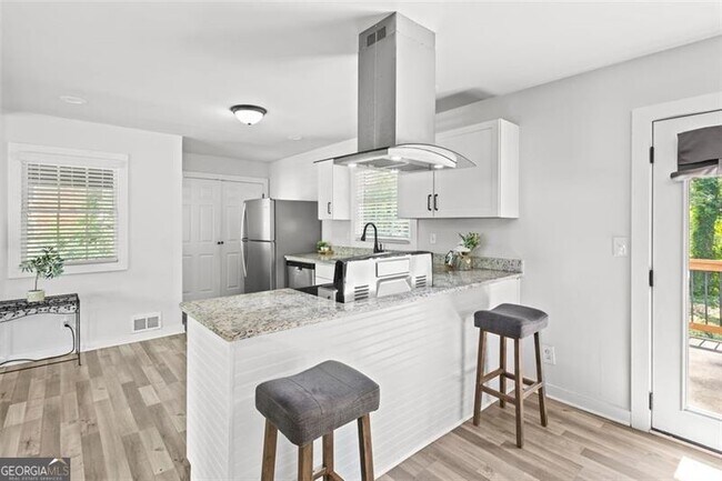 Foto del edificio - 2425 Clifton Springs Rd
