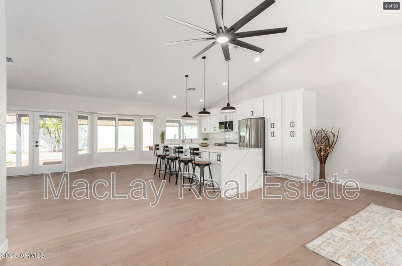 Foto principal - 10934 E Becker Ln