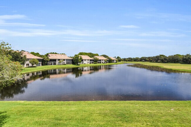 Foto del edificio - 16922 Isle of Palms Dr