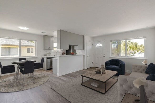 Building Photo - 34818 Starling Dr