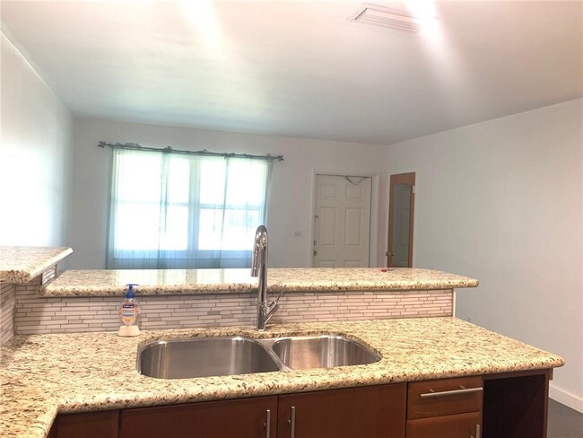 Building Photo - 6220 SW 39th Ct