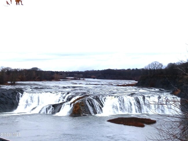 Building Photo - 16 Cataract St