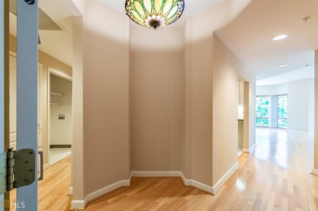 Foto del edificio - 3475 Oak Valley Rd NE