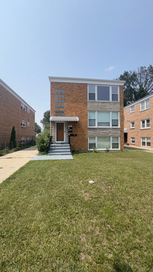 Building Photo - 8052 N Oriole Ave