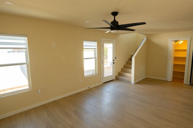 Foto del edificio - 4725 Rolando Blvd