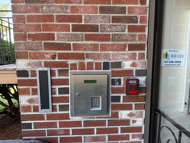 Foto del edificio - 655 W Lowell Ave
