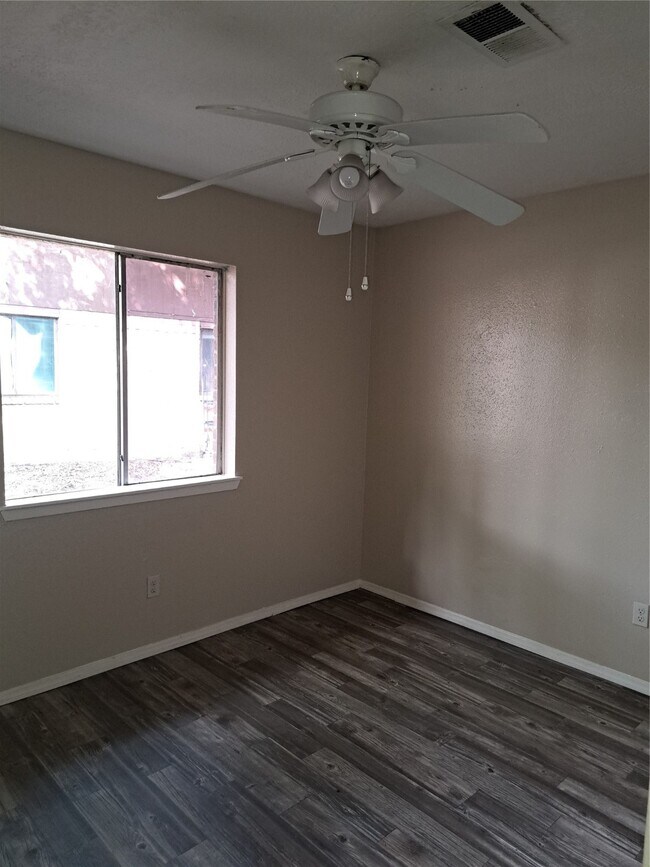 Foto del edificio - 2426 Spring Dusk Dr