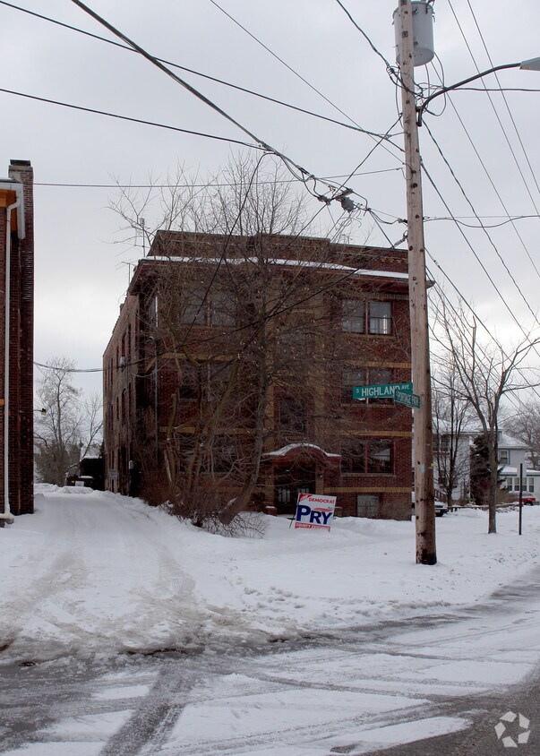 103 S Portage Path, Akron, OH 44303 Apartments in Akron, OH