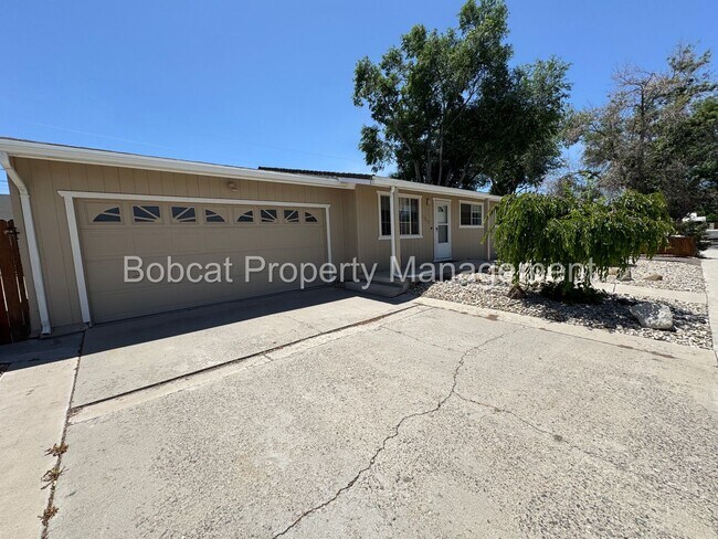 Foto del edificio - 3 Bed, 2 Bath, Home Located in Gardnerville