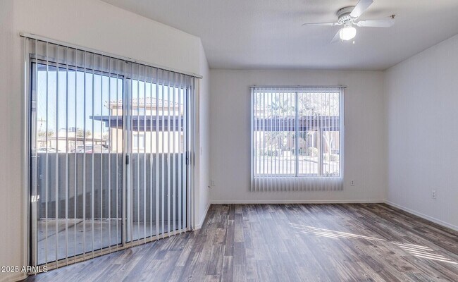Foto del edificio - 1737 N Central Ave