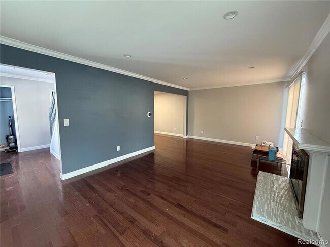 Building Photo - 21141 E Glen Haven Cir